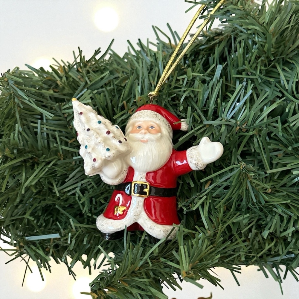 Lenox 2004 Annual Santa Claus Holding Christmas Tree Hanging Ornament